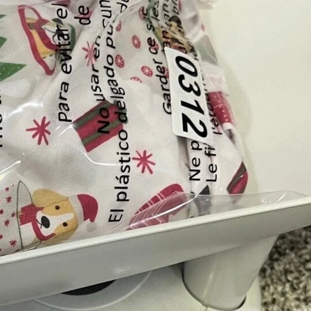 Christmas Holiday Puppy‎ Dog Twin Sheets, White/Red, Soft Adorable 3 Piece